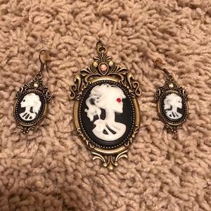 Cameo Skeleton lady pendant with matching earrings
